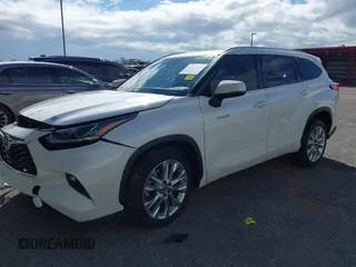 2021 Toyota Highlander Hybrid Limited with VIN 5TDYARAH2MS009326, listed as a IAAI auction lot 41674315 with 76,104 mi miles and . Bid and sale history available at DreamBid. Image 2.