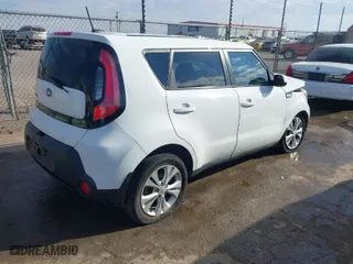 2015 Kia Soul + with VIN KNDJP3A58F7802372, listed as a IAAI auction lot 41280908 with 108,255 mi miles. Bid and sale history available at carsss.com. Image 4.