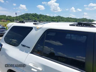 2018 Toyota 4Runner SR5 with VIN JTEBU5JRXJ5595186, listed as a IAAI auction lot 42607713 with 83,592 mi miles and . Bid and sale history available at DreamBid. Image 18.