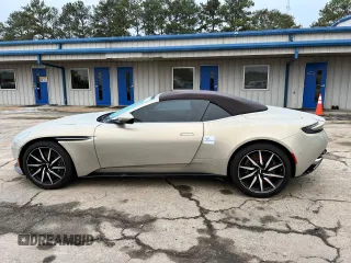 2020 Aston Martin DB11 z VIN SCFRMFCW5LGM08456, wystawiony jako Copart lot #78863454 z przebiegiem Nie podano mil oraz Szkody całkowita. Historia ofert i sprzedaży dostępna na DreamBid. Obrazek 12.