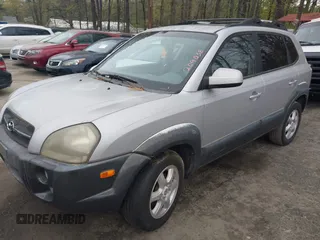 2005 Hyundai Tucson GLS with VIN KM8JN12D65U209038, listed as a IAAI auction lot 41929507 with 221,450 mi miles. Bid and sale history available at carsss.com. Image 2.