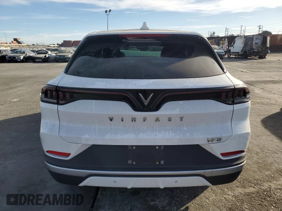 2023 VinFast VF 8 Eco z VIN RLLV1AEB9PH005010, wystawiony jako Copart lot #42382665 z przebiegiem 29 550 mil mil oraz Szkoda całkowita • Salvage title. Historia ofert i sprzedaży dostępna na DreamBid. Obrazek 6.