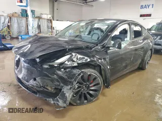 2022 Tesla Model Y Performance z VIN 7SAYGDEF4NF388929, wystawiony jako Copart lot #49530555 z przebiegiem 46 581 mil mil oraz Szkoda całkowita • Salvage title. Historia ofert i sprzedaży dostępna na DreamBid. Obrazek 1.