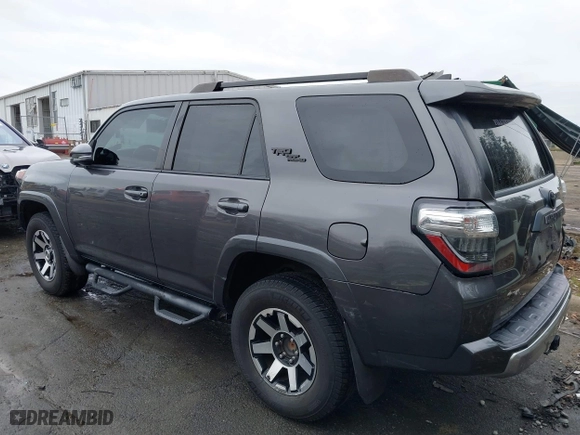 2019 Toyota 4Runner SR5 with VIN JTEBU5JR1K5649556, listed as a IAAI auction lot 41421005 with 131,814 mi miles. Bid and sale history available at carsss.com. Image 3.