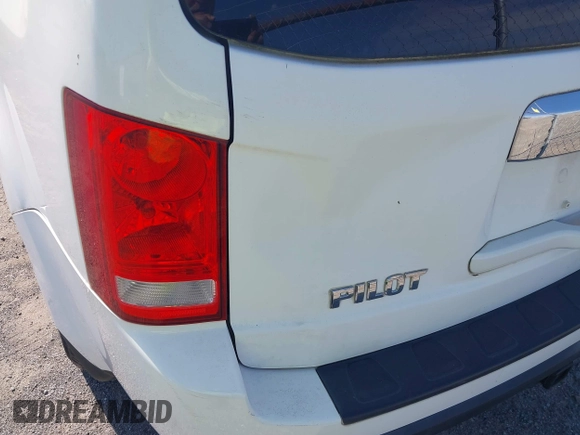 2011 Honda Pilot LX with VIN 5FNYF4H21BB094179, listed as a IAAI auction lot 42012733 with 183,546 mi miles. Bid and sale history available at carsss.com. Image 19.