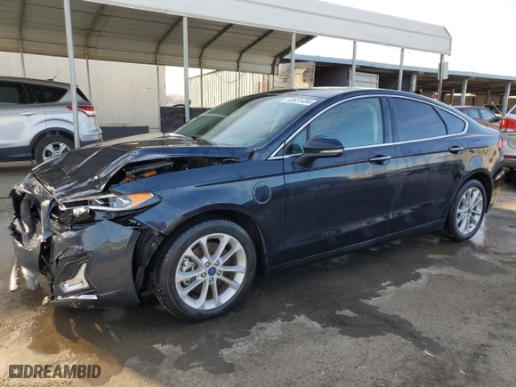 2020 Ford Fusion Plug-In Hybrid Titanium with VIN 3FA6P0SU8LR114117, listed as a Copart auction lot 42631494 with 20,986 mi miles. Bid and sale history available at carsss.com. Image 1.