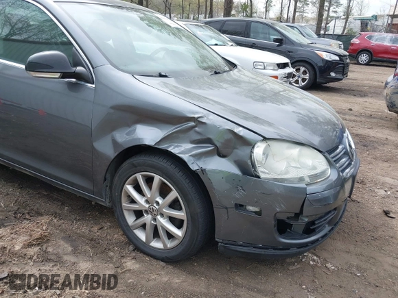 2010 Volkswagen Jetta SE z VIN 3VWRX7AJXAM068000, wystawiony jako IAAI lot #41961777 z przebiegiem 179 307 mil mil oraz . Historia ofert i sprzedaży dostępna na DreamBid. Obrazek 6.