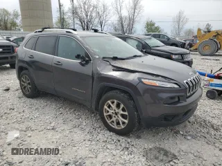2016 Jeep Cherokee Latitude with VIN 1C4PJMCB1GW220495, listed as a Copart auction lot 53967085 with 185,044 mi miles and Clean Title. Bid and sale history available at DreamBid. Image 4.