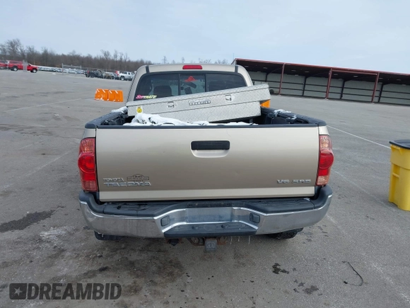 2005 Toyota Tacoma with VIN 5TEUU42N55Z003392, listed as a IAAI auction lot 41597843 with Not Provided miles and . Bid and sale history available at DreamBid. Image 17.