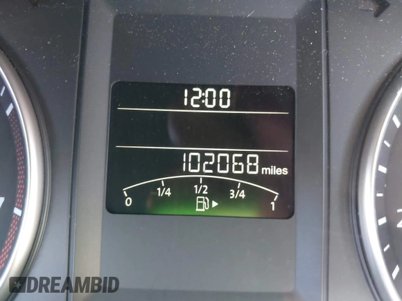 2014 Volkswagen Jetta SE z VIN 3VWD17AJ4EM419839, wystawiony jako IAAI lot #41994141 z przebiegiem 102 068 mil mil oraz . Historia ofert i sprzedaży dostępna na DreamBid. Obrazek 15.