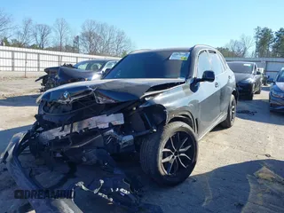 2019 BMW X5 xDrive40i with VIN 5UXCR6C55KLL01781, listed as a IAAI auction lot 38676093 with 1 mi miles. Bid and sale history available at carsss.com. Image 2.
