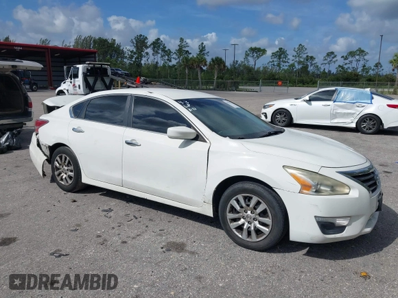 2015 Nissan Altima 2.5 S with VIN 1N4AL3AP5FC297935, listed as a IAAI auction lot 41963576 with 225,230 mi miles. Bid and sale history available at carsss.com. Image 1.