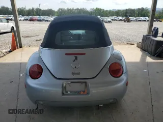 2003 Volkswagen Beetle GLS z VIN 3VWCK21Y33M326199, wystawiony jako Copart lot #54796685 z przebiegiem 142 574 mil mil oraz Szkoda całkowita • Salvage title. Historia ofert i sprzedaży dostępna na DreamBid. Obrazek 6.