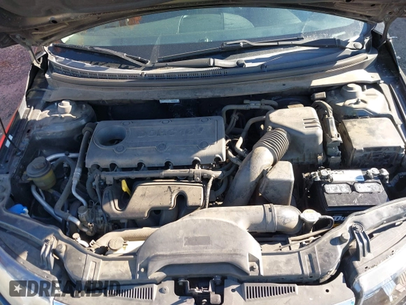 2013 Kia Forte LX with VIN KNAFT4A27D5738571, listed as a IAAI auction lot 41008444 with 190,511 mi miles. Bid and sale history available at carsss.com. Image 10.