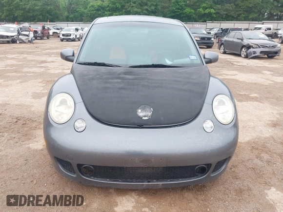 2002 Volkswagen New Beetle Coupe S with VIN 3VWFE21C42M443703, listed as a IAAI auction lot 42108981 with 219,778 mi miles. Bid and sale history available at carsss.com. Image 6.