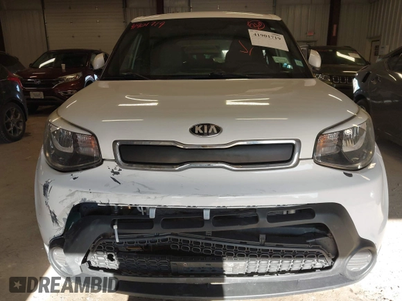 2015 Kia Soul with VIN KNDJN2A20F7779272, listed as a IAAI auction lot 41901719 with 204,682 mi miles. Bid and sale history available at carsss.com. Image 6.