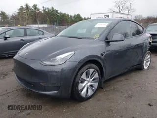 2024 Tesla Model Y Long Range z VIN 7SAYGDEE2RA244595, wystawiony jako IAAI lot #41964965 z przebiegiem 14 804 mil mil oraz . Historia ofert i sprzedaży dostępna na DreamBid. Obrazek 2.