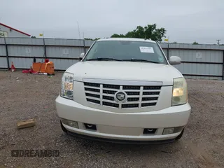 2007 Cadillac Escalade EXT with VIN 3GYFK62817G141539, listed as a IAAI auction lot 42022337 with 211,440 mi miles. Bid and sale history available at carsss.com. Image 12.