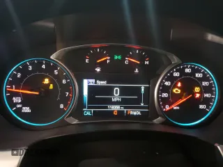 2018 Chevrolet Traverse LT Cloth z VIN 1GNERGKW7JJ263126, wystawiony jako Copart lot #52951655 z przebiegiem 118 356 mil mil oraz Szkoda całkowita • Salvage title. Historia ofert i sprzedaży dostępna na DreamBid. Obrazek 9.