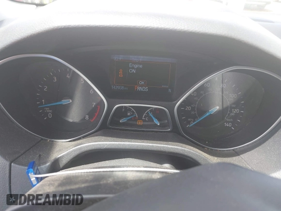 2015 Ford Focus SE z VIN 1FADP3F25FL313033, wystawiony jako IAAI lot #42206507 z przebiegiem 142 938 mil mil oraz . Historia ofert i sprzedaży dostępna na DreamBid. Obrazek 7.