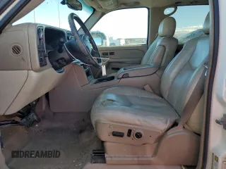 2004 Chevrolet Suburban Z71 with VIN 3GNFK16Z24G262479, listed as a Copart auction lot 43009035 with 235,865 mi miles and Salvage Title. Bid and sale history available at carsss.com. Image 7.