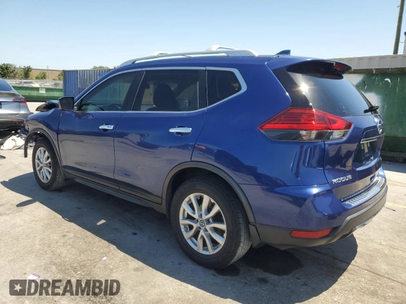 2017 Nissan Rogue SV z VIN JN8AT2MTXHW141702, wystawiony jako Copart lot #53534015 z przebiegiem 120 523 mil mil oraz Szkoda całkowita • Salvage title. Historia ofert i sprzedaży dostępna na DreamBid. Obrazek 2.