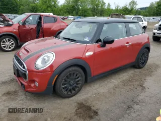 2015 MINI Hardtop S z VIN WMWXP7C54F2A36300, wystawiony jako Copart lot #58463225 z przebiegiem 155 739 mil mil oraz Szkoda całkowita • Salvage title. Historia ofert i sprzedaży dostępna na DreamBid. Obrazek 1.