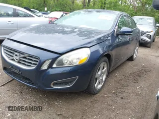 2012 Volvo S60 T5 z VIN YV1622FS9C2105289, wystawiony jako IAAI lot #42130176 z przebiegiem 108 883 mil mil oraz . Historia ofert i sprzedaży dostępna na DreamBid. Obrazek 2.