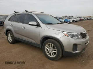 2014 Kia Sorento LX with VIN 5XYKT4A79EG525448, listed as a Copart auction lot 87091004 with 176,854 mi miles and Clean Title. Bid and sale history available at carsss.com. Image 4.