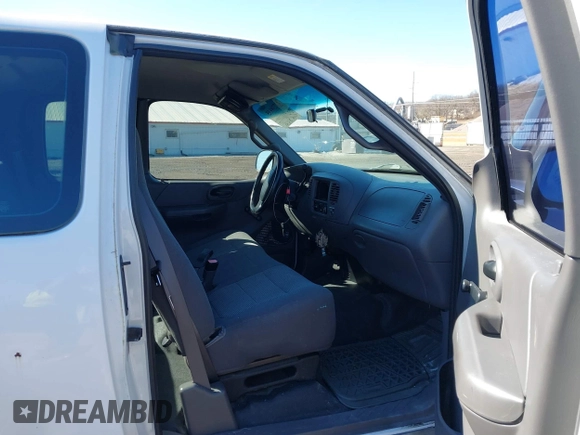 2002 Ford F-150 XL with VIN 1FTRX17L72NA76720, listed as a IAAI auction lot 41738935 with 92,506 mi miles. Bid and sale history available at carsss.com. Image 5.