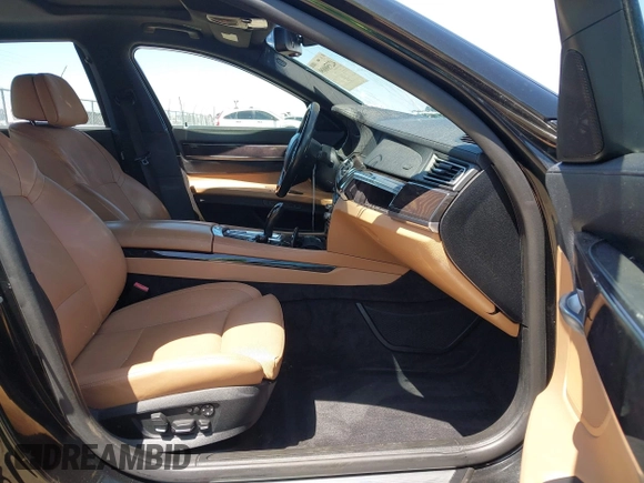 2011 BMW 7 Series 750Li с VIN WBAKB8C5XBCY64531, выставлен на аукционе IAAI как лот 42350009 с пробегом 113 893 миль миль и . История ставок и продаж доступна на DreamBid. Изображение 5.