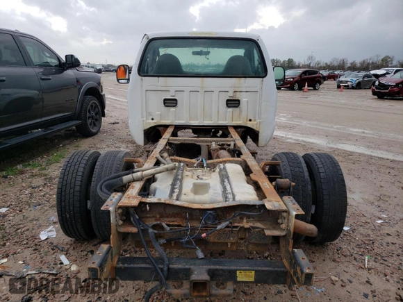 2004 Ford F-350 with VIN 1FDWF36P44EC05243, listed as a Copart auction lot 37153244 with 221,116 mi miles and Salvage title. Bid and sale history available at DreamBid. Image 6.