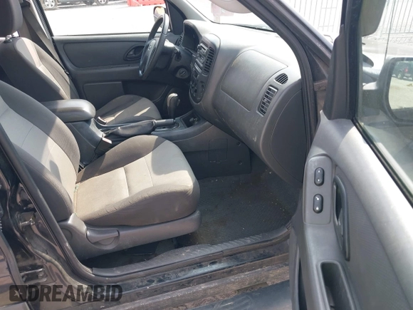 2007 Ford Escape XLS with VIN 1FMYU02ZX7KB90581, listed as a IAAI auction lot 42430544 with 164,595 mi miles and . Bid and sale history available at DreamBid. Image 5.