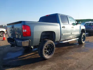 2008 Chevrolet Silverado 1500 LTZ with VIN 3GCEK13M08G177952, listed as a IAAI auction lot 41774023 with 119,807 mi miles. Bid and sale history available at carsss.com. Image 4.