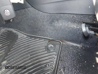 2019 Volkswagen Beetle S с VIN 3VW5DAAT1KM500920, выставлен на аукционе IAAI как лот 42401666 с пробегом Не указан миль и . История ставок и продаж доступна на DreamBid. Изображение 6.