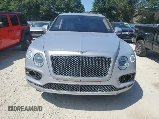 2017 Bentley Bentayga W12 z VIN SJAAC2ZV1HC012546, wystawiony jako Copart lot #68628744 z przebiegiem 49 070 mil mil oraz Szkoda całkowita • Salvage title. Historia ofert i sprzedaży dostępna na DreamBid. Obrazek 5.