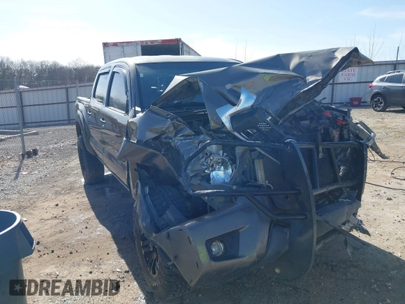 2015 Toyota Tacoma with VIN 5TFLU4ENXFX139145, listed as a IAAI auction lot 41822079 with 146,842 mi miles. Bid and sale history available at carsss.com. Image 1.