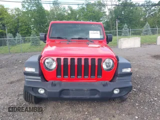 2020 Jeep Wrangler Unlimited Freedom with VIN 1C4HJXDG5LW282721, listed as a IAAI auction lot 42268956 with 47,245 mi miles and . Bid and sale history available at DreamBid. Image 12.