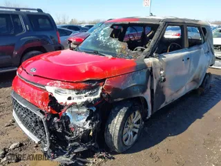 2020 Kia Soul S with VIN KNDJ23AU4L7059789, listed as a IAAI auction lot 40914969 with 106,862 mi miles. Bid and sale history available at carsss.com. Image 6.