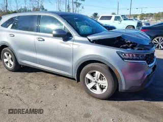 2023 Kia Sorento LX with VIN 5XYRG4LC1PG231221, listed as a IAAI auction lot 41356222 with 29,969 mi miles. Bid and sale history available at carsss.com. Image 1.
