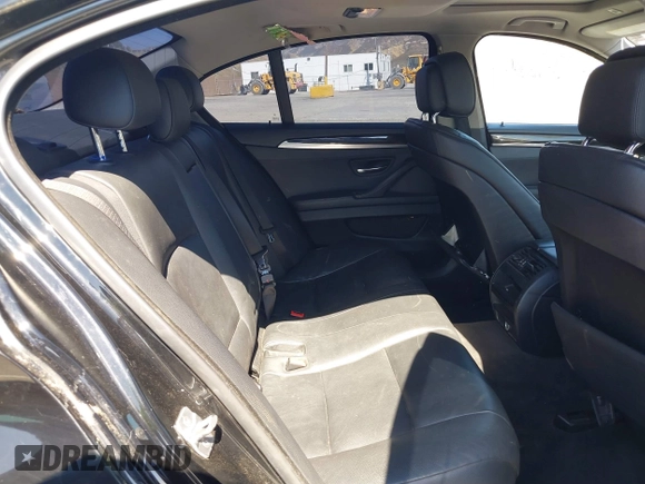 2013 BMW 5 Series 528i with VIN WBAXG5C50DDY35638, listed as a IAAI auction lot 39657715 with 139,765 mi miles and . Bid and sale history available at carsss.com. Image 8.