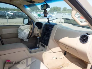 2006 Ford Explorer XLT with VIN 1FMEU738X6UA54701, listed as a IAAI auction lot 40302306 with 194,747 mi miles. Bid and sale history available at carsss.com. Image 5.