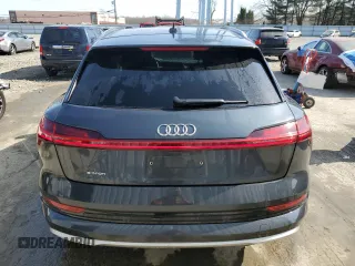 2019 Audi e-tron Premium Plus z VIN WA1LAAGEXKB015138, wystawiony jako Copart lot #48853815 z przebiegiem 35 816 mil mil oraz Szkody całkowita. Historia ofert i sprzedaży dostępna na DreamBid. Obrazek 6.