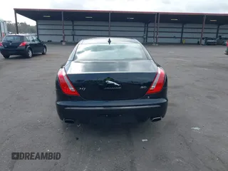 2015 Jaguar XJ with VIN SAJWA1CZ9F8V78228, listed as a IAAI auction lot 41260138 with 52,622 mi miles. Bid and sale history available at carsss.com. Image 16.