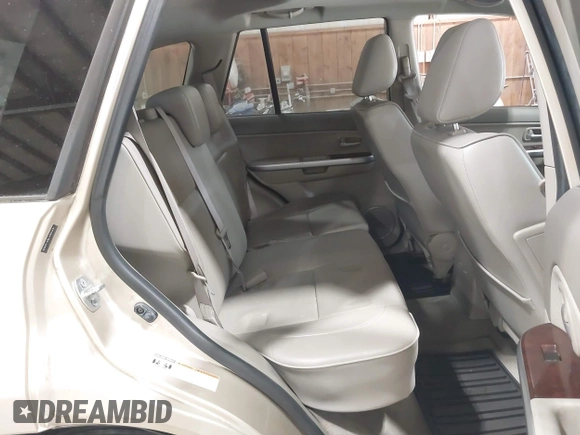 2006 Suzuki Grand Vitara Luxury with VIN JS3TD947464102420, listed as a IAAI auction lot 42453730 with 135,370 mi miles and . Bid and sale history available at DreamBid. Image 8.