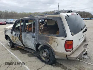 2000 Ford Explorer Eddie Bauer with VIN 1FMDU84P8YZB06825, listed as a Copart auction lot 51429485 with Not provided miles and Salvage title. Bid and sale history available at DreamBid. Image 2.