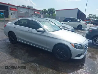 2018 Mercedes-Benz C 300 с VIN WDDWF4KBXJR318385, выставлен на аукционе IAAI как лот 42342160 с пробегом 46 800 миль миль и . История ставок и продаж доступна на DreamBid. Изображение 1.