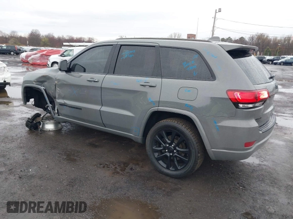 2020 Jeep Grand Cherokee Altitude z VIN 1C4RJFAG1LC207857, wystawiony jako IAAI lot #41932217 z przebiegiem 56 529 mil mil oraz . Historia ofert i sprzedaży dostępna na DreamBid. Obrazek 3.