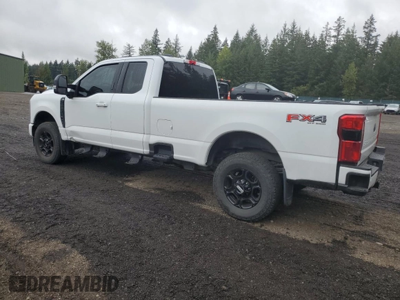 2023 Ford F-250 with VIN 1FT8X2BN0PEC27558, listed as a Copart auction lot 68699574 with 34,777 mi miles and Salvage title. Bid and sale history available at DreamBid. Image 2.