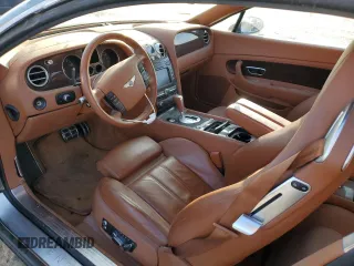 2005 Bentley Continental GT GT z VIN SCBCR63W45C027121, wystawiony jako Copart lot #89028465 z przebiegiem Nie podano mil oraz Czysty tytuł • Clean title. Historia ofert i sprzedaży dostępna na DreamBid. Obrazek 8.